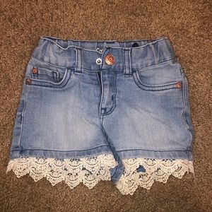 3t lace trim shorts